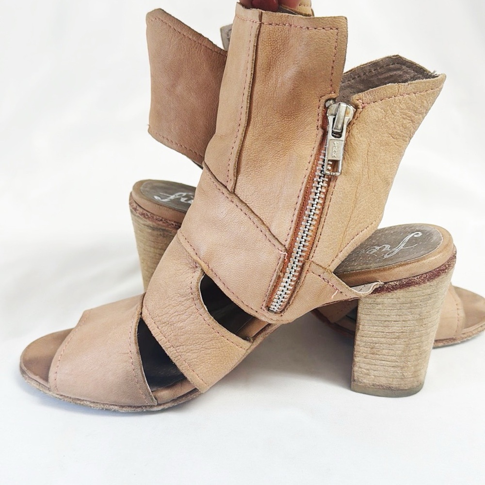 FREE PEOPLE Zipper Gladiator Leather Sandals Blush Pink Block 3” Heels Size 38/7 - Picture 2 of 8
